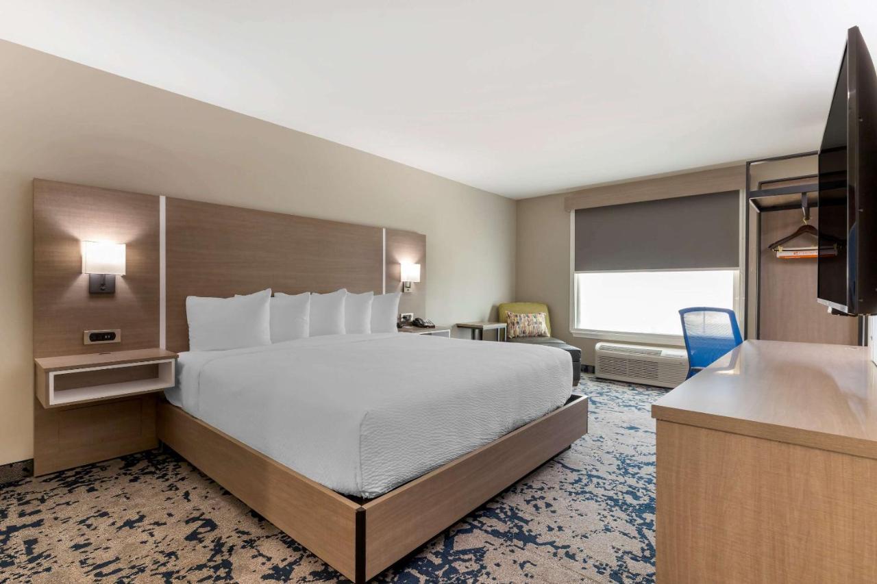 Comfort Inn & Suites 머스코지 외부 사진