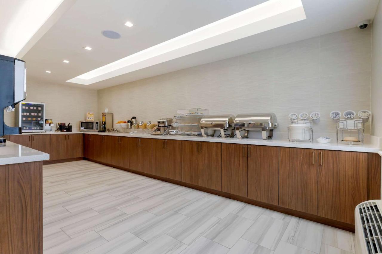 Comfort Inn & Suites 머스코지 외부 사진